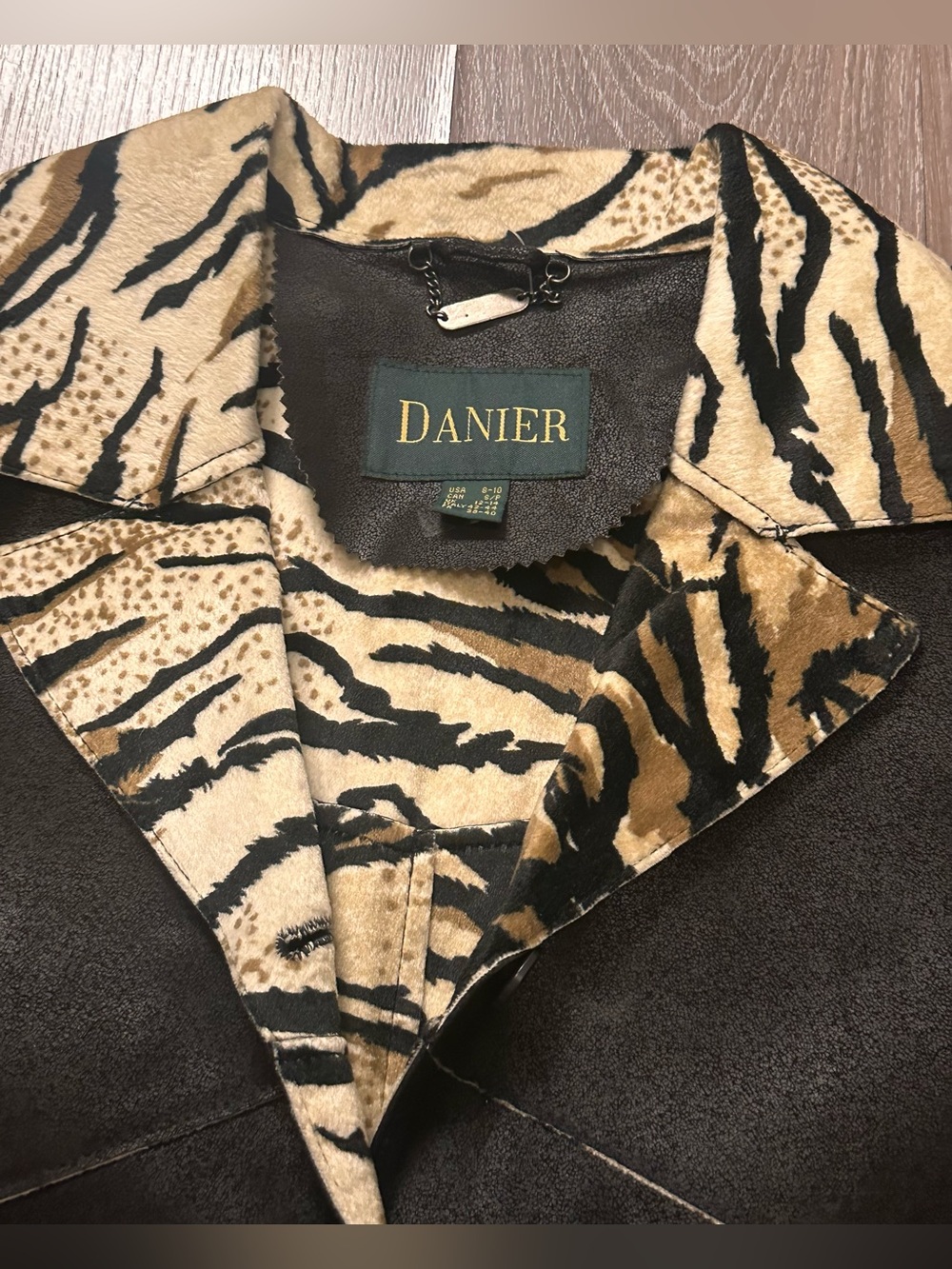 Danier Leather Jacket Animal Print - Picture 2 of 7